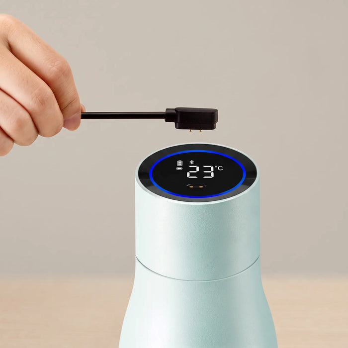The water bottle wireless magnetic charging