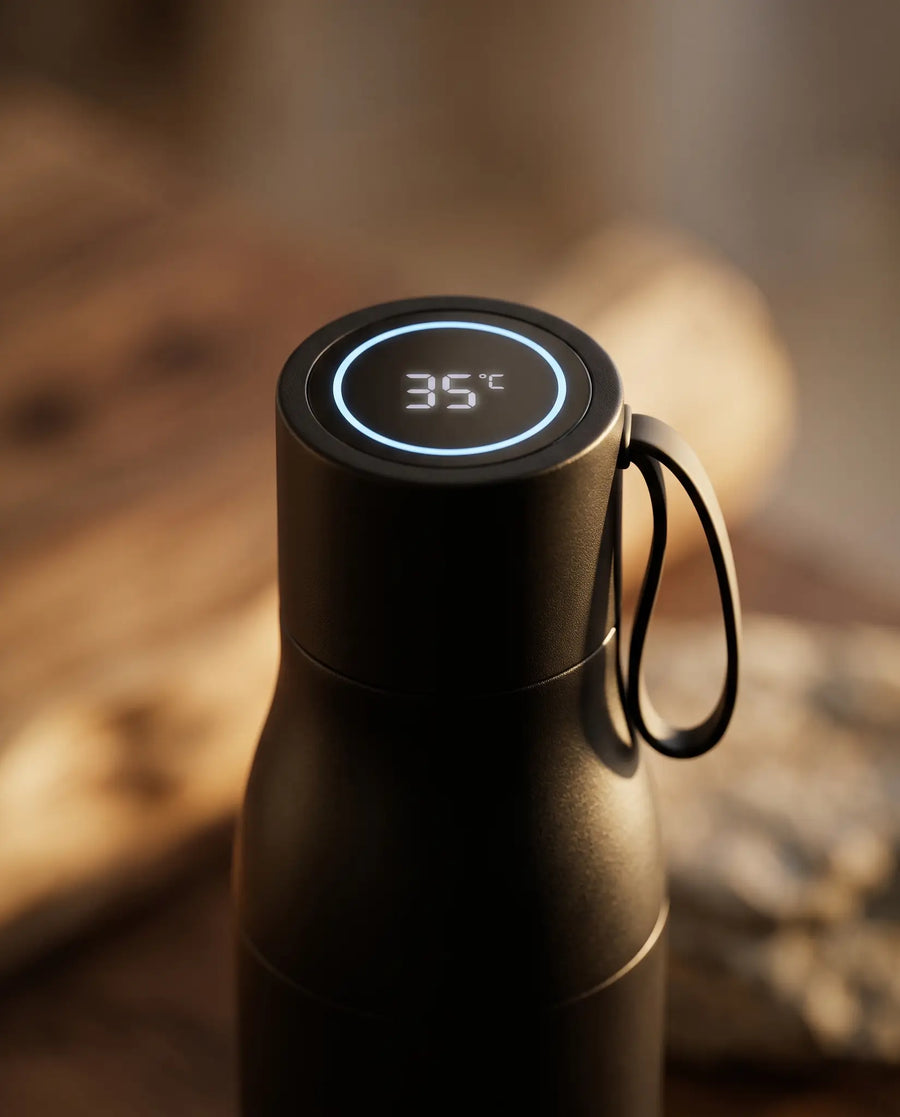 The water bottle smart lid, temperature at a glance