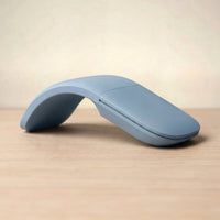 The folding mouse in Mist Blue